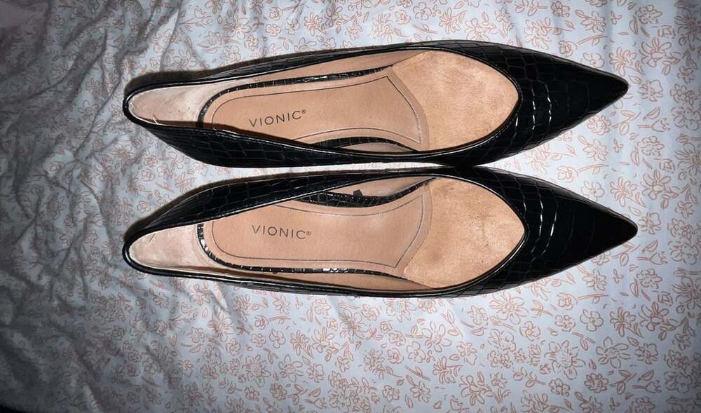 Vionic Lanette Croc-Embossed Leather Kitten Heel Pump Black